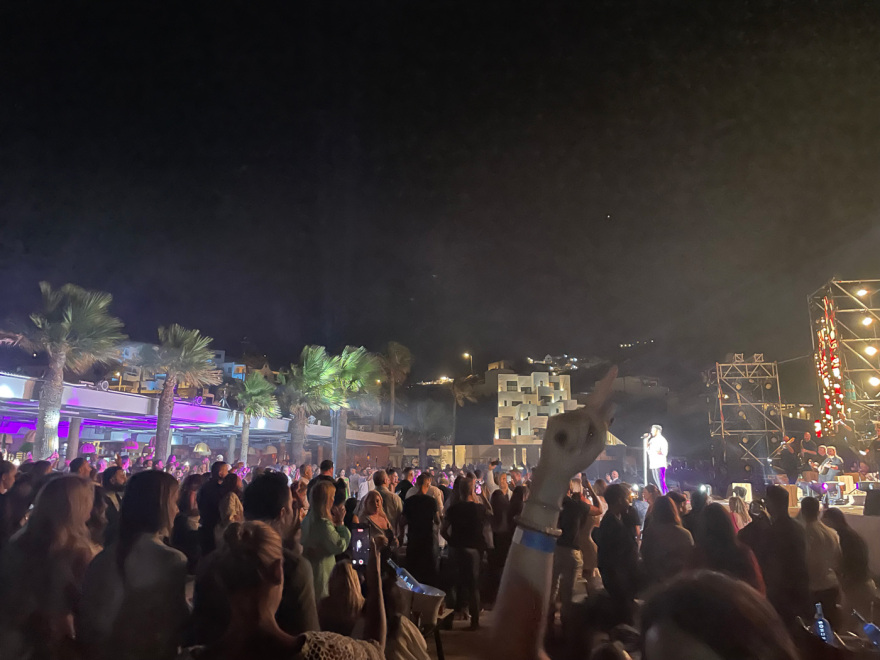 Μύκονος: Ξημέρωσε και ο Βέρτης ακόμη τραγουδούσε - Ο χαμός από τους Ισραηλινούς και οι εισπράξεις των €700.000 