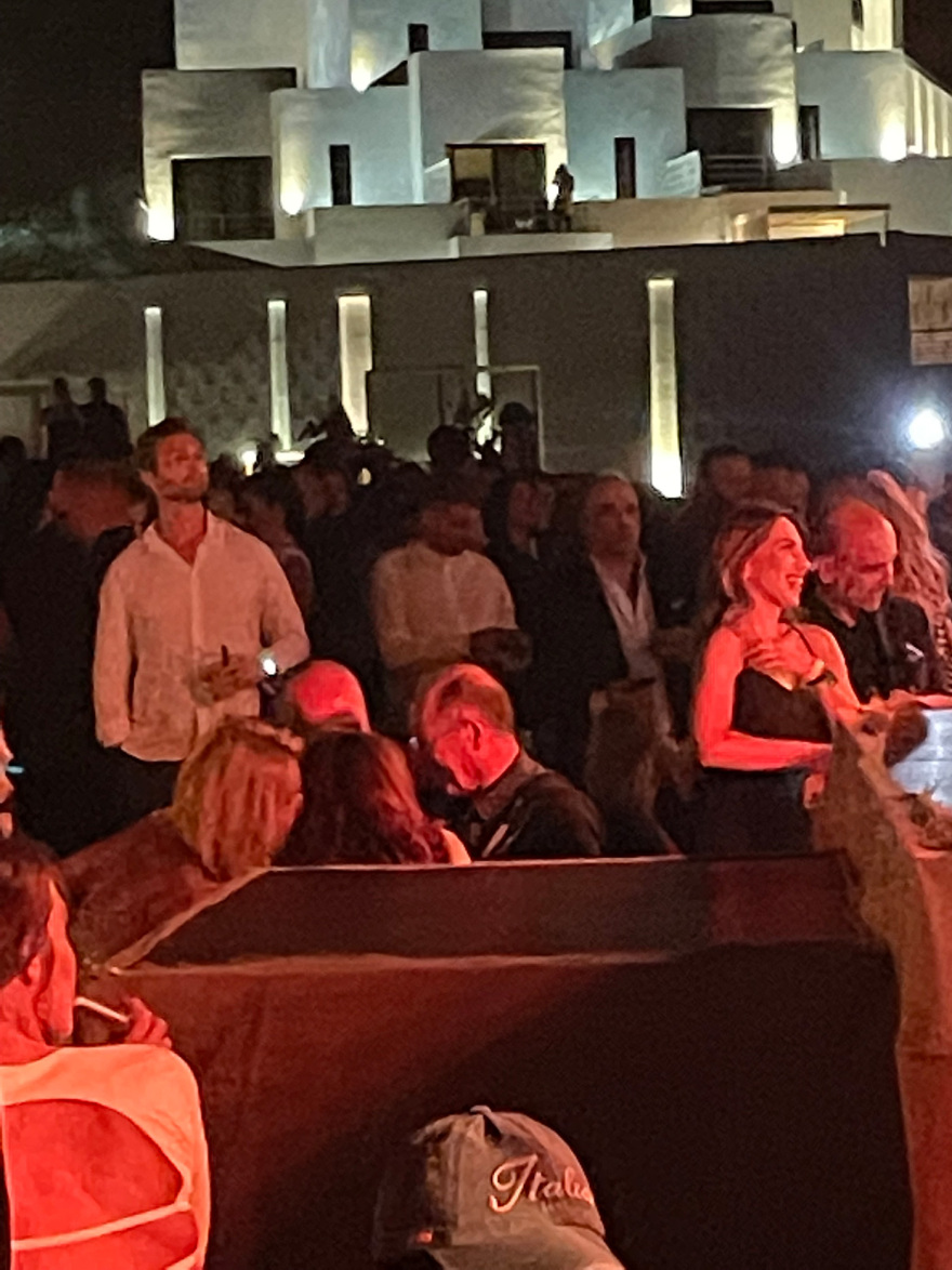 Μύκονος: Ξημέρωσε και ο Βέρτης ακόμη τραγουδούσε - Ο χαμός από τους Ισραηλινούς και οι εισπράξεις των €700.000 