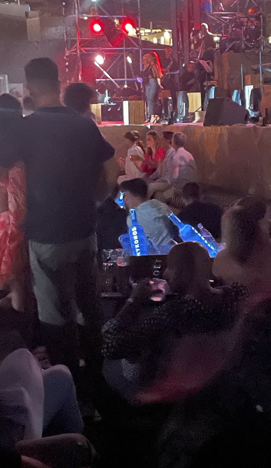 Μύκονος: Ξημέρωσε και ο Βέρτης ακόμη τραγουδούσε - Ο χαμός από τους Ισραηλινούς και οι εισπράξεις των €700.000 