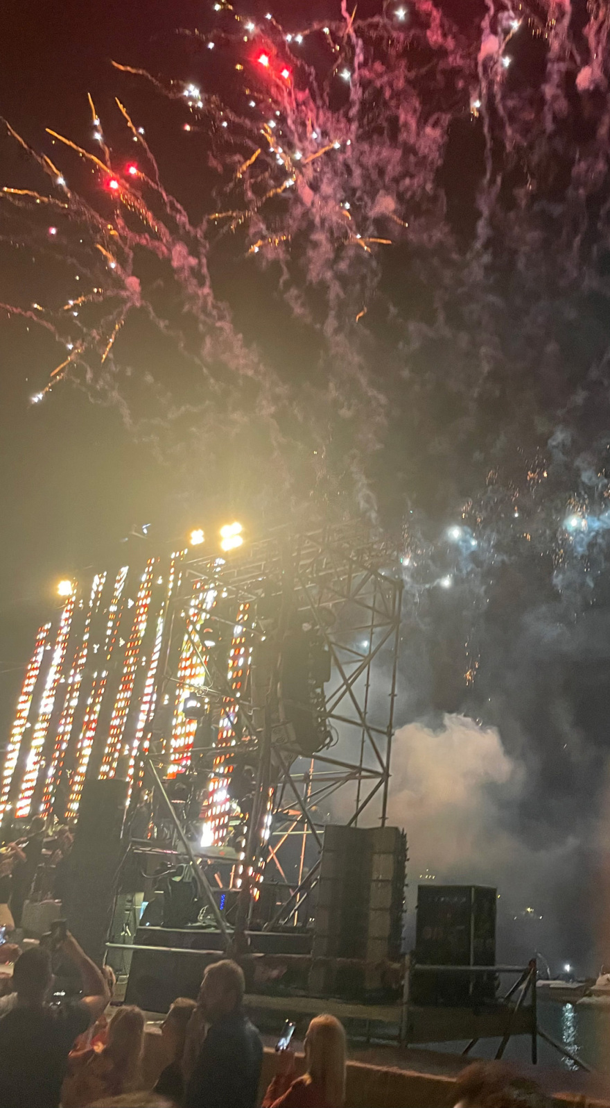 Μύκονος: Ξημέρωσε και ο Βέρτης ακόμη τραγουδούσε - Ο χαμός από τους Ισραηλινούς και οι εισπράξεις των €700.000 