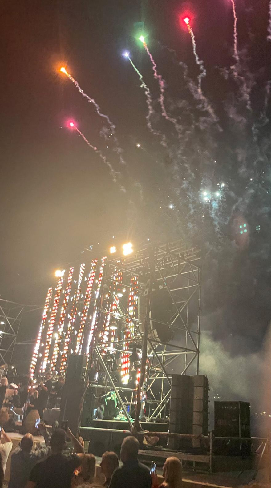 Μύκονος: Ξημέρωσε και ο Βέρτης ακόμη τραγουδούσε - Ο χαμός από τους Ισραηλινούς και οι εισπράξεις των €700.000 