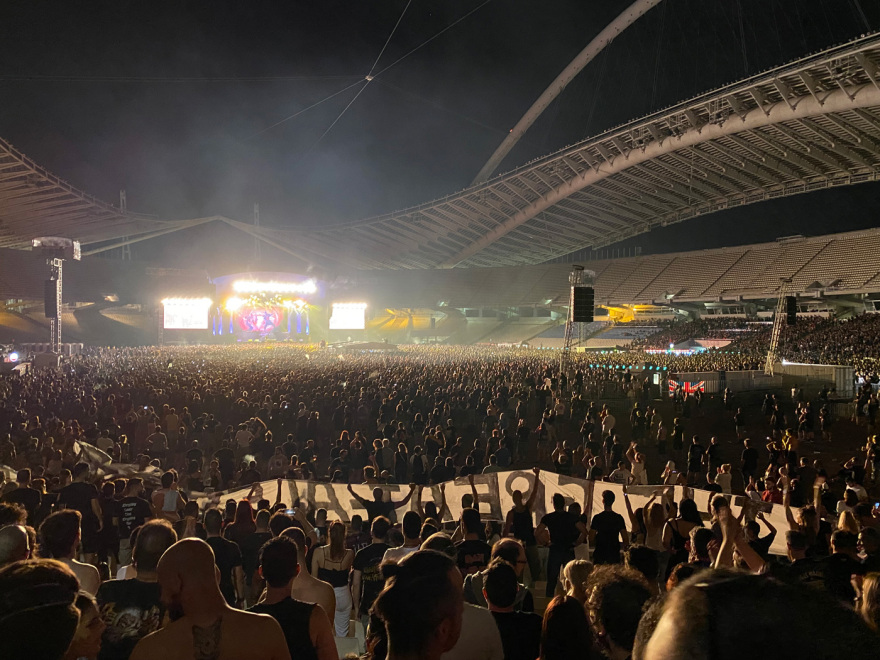 Iron Maiden: «Γκρέμισαν» το κατάμεστο ΟΑΚΑ με σόου βγαλμένο από άλλες εποχές