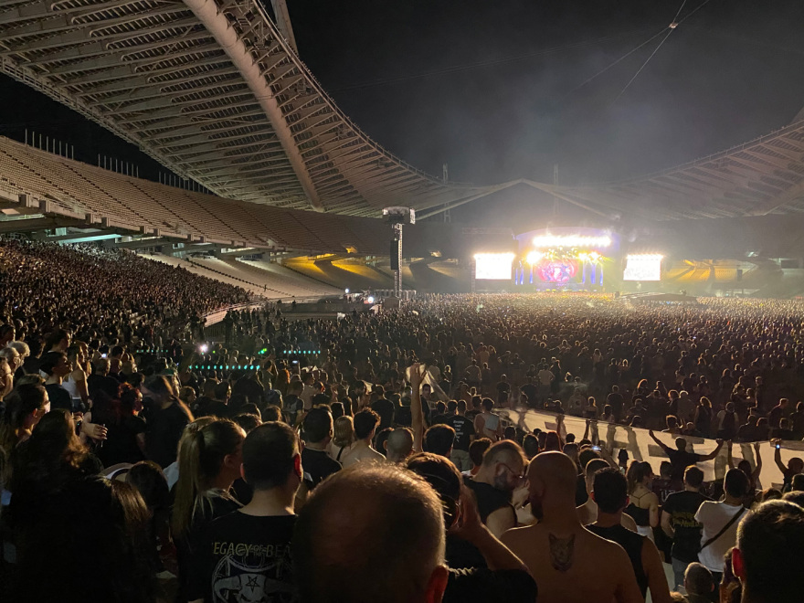 Iron Maiden: «Γκρέμισαν» το κατάμεστο ΟΑΚΑ με σόου βγαλμένο από άλλες εποχές