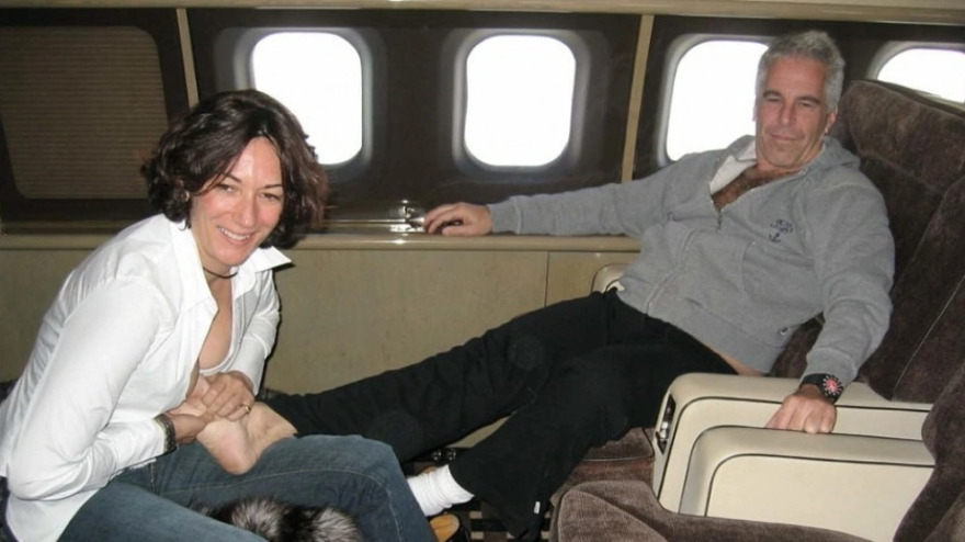 Angels and Demons: Ντοκιμαντέρ παρουσιάζει τα «βρώμικα» μυστικά της Victoria’s Secret και τη σχέση του ιδιοκτήτη με τον Τζέφρι Έπσταϊν