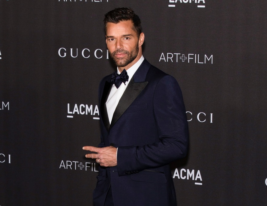 Ρίκι Μάρτιν: Η δόξα, η μάχη με την κατάθλιψη, το coming out, ο γάμος, τα τέσσερα παιδιά και οι κατηγορίες για αιμομιξία