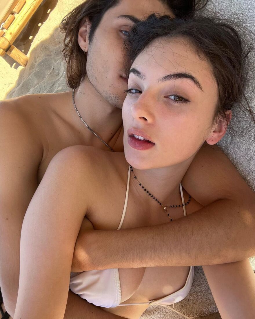 Μόνικα Μπελούτσι και Ντεβά Κασέλ: Απολαμβάνουν τις διακοπές τους στην Πάρο 