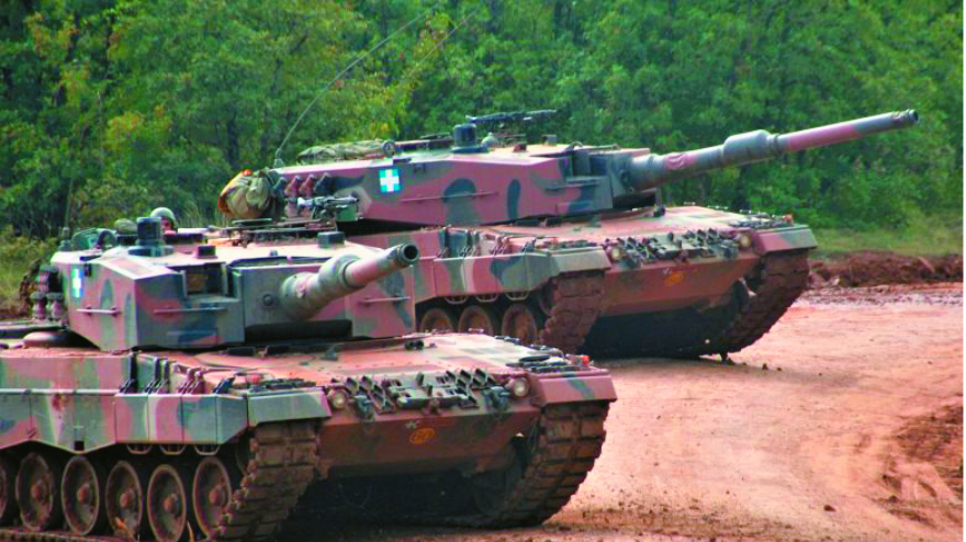 Κορβέτες από τους Ιταλούς και τανκς από τους Γερµανούς αγοράζει η Ελλάδα