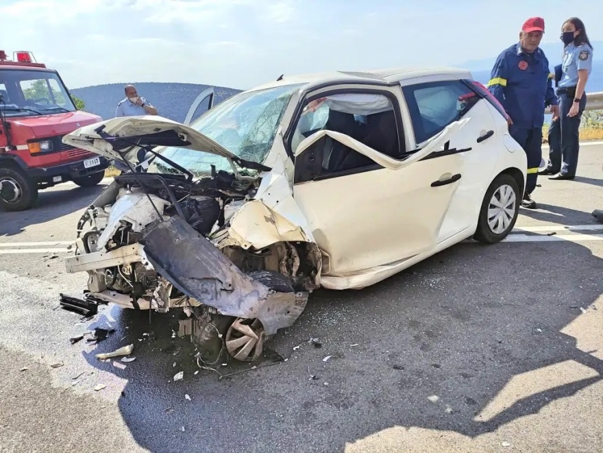 Θανατηφόρο τροχαίο στη Φωκίδα - Δύο νεκροί από σφοδρή μετωπική στην Ιτέας-Ναύπακτου