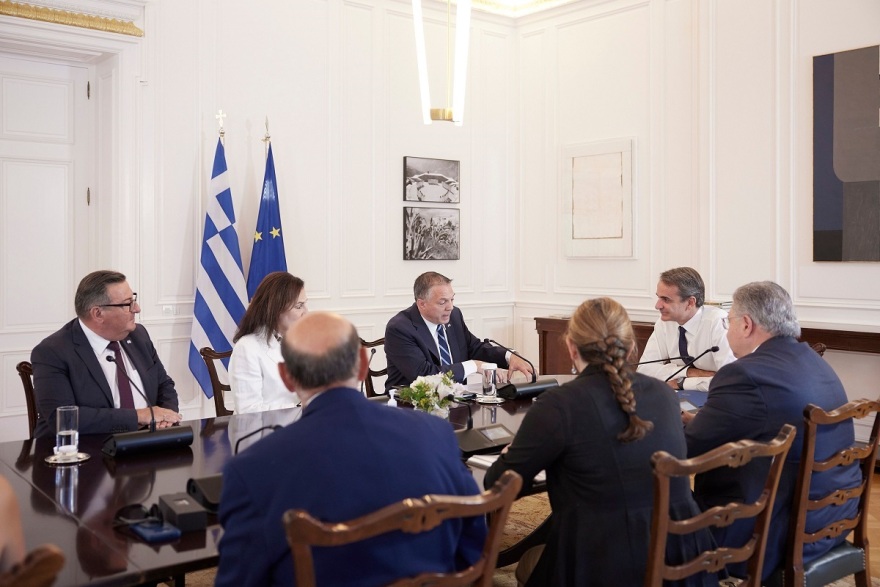 Μητσοτάκης: Υποδέχτηκε τον ομογενή Γερουσιαστή Λεωνίδα Ραπτάκη στο Μαξίμου