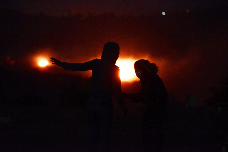 Φωτιά στην Πεντέλη - Το Ντράφι στις φλόγες - Η πυρκαγιά πλησίασε τον οικισμό Καλλιθέα