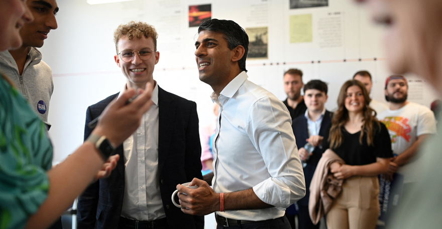 Ρίσι Σούνακ: Το παιδί Ινδών μεταναστών έγινε πρωθυπουργός - Η πάμπλουτη σύζυγός του