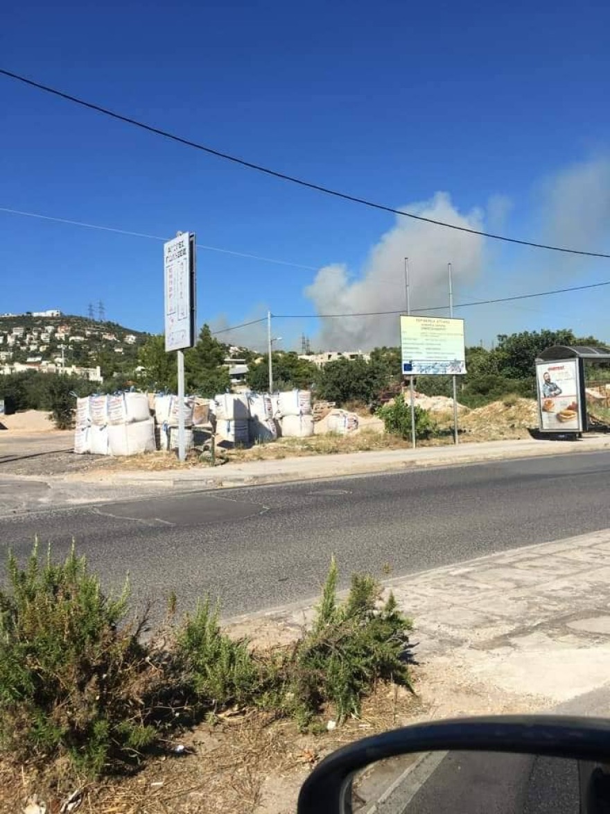 Δύο τα μέτωπα της μεγάλης φωτιάς στην Πεντέλη - Βγήκε 112 - Εκκένωση από Ντράφι