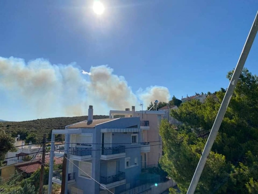 Δύο τα μέτωπα της μεγάλης φωτιάς στην Πεντέλη - Βγήκε 112 - Εκκένωση από Ντράφι