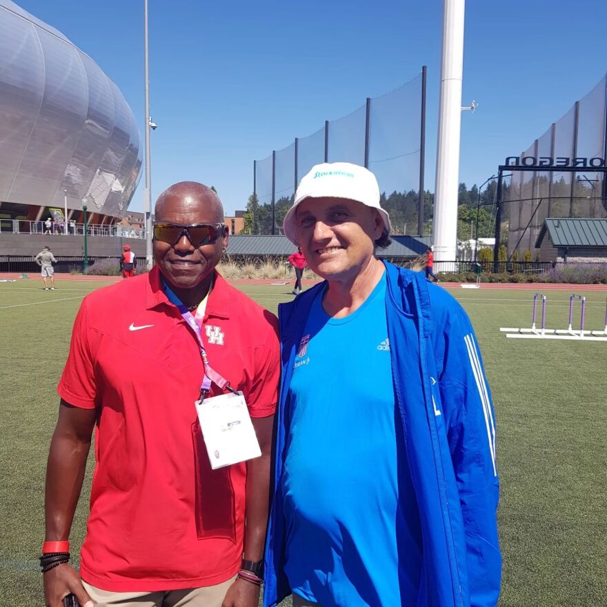  Καρλ Λιούις: Στο Όρεγκον για το Παγκόσμιο στίβου 