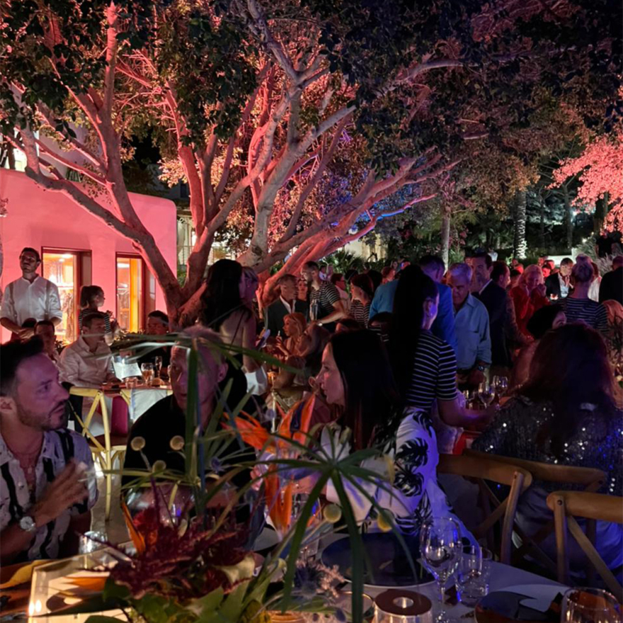 Μύκονος: Ο πλωτός «Δίας» του Έλον Μασκ και οι «τρελές» εισπράξεις του Scorpios