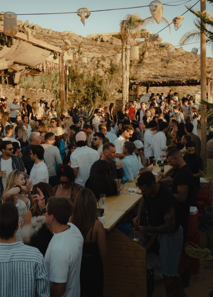 Μύκονος: Ο πλωτός «Δίας» του Έλον Μασκ και οι «τρελές» εισπράξεις του Scorpios