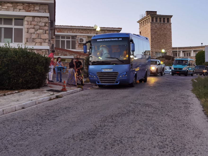 Φωτιά στην Πεντέλη: Νύχτα αγωνίας - Μήνυμα από το 112 για εκκένωση από Πεντέλη προς Βριλήσσια