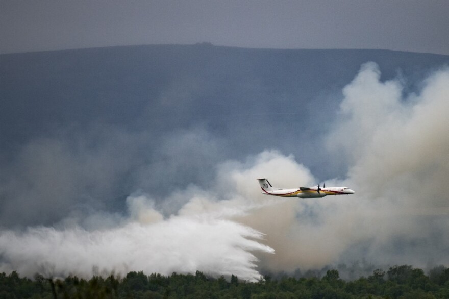 Στις απειλητικές πυρκαγιές «πνίγεται» η Ευρώπη - Χιλιάδες νεκροί στην Ιβηρική από τον ακραίο καύσωνα 