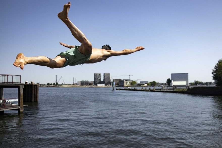 Βίντεο και φωτογραφίες: Η κλιματική αλλαγή χτυπά την Ευρώπη: Ξεράθηκαν τα δάση στη Σλοβενία, στο κόκκινο ξανά ο υδράργυρος