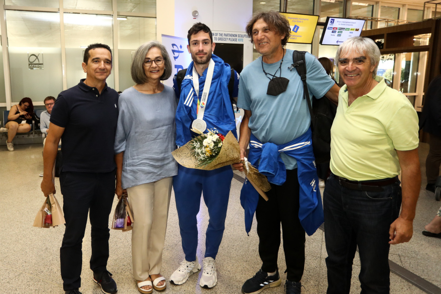 Τεντόγλου: Επέστρεψε στην Ελλάδα μετά τον θρίαμβο στο Παγκόσμιο 