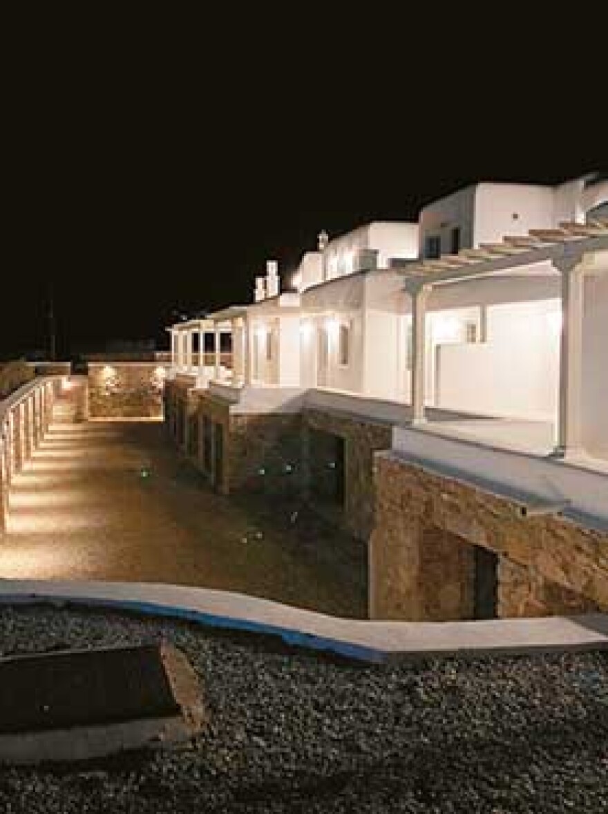 10 «Ράμπο» και 5 «Πουαρό» κάνουν... φύλλο και φτερό την Μύκονο 