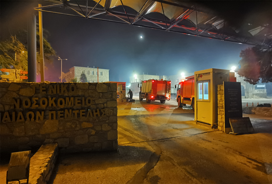 Φωτιά στην Πεντέλη: Κάηκαν σπίτια στην Παλαιά Πεντέλη - Εκκένωση προς Βριλήσσια