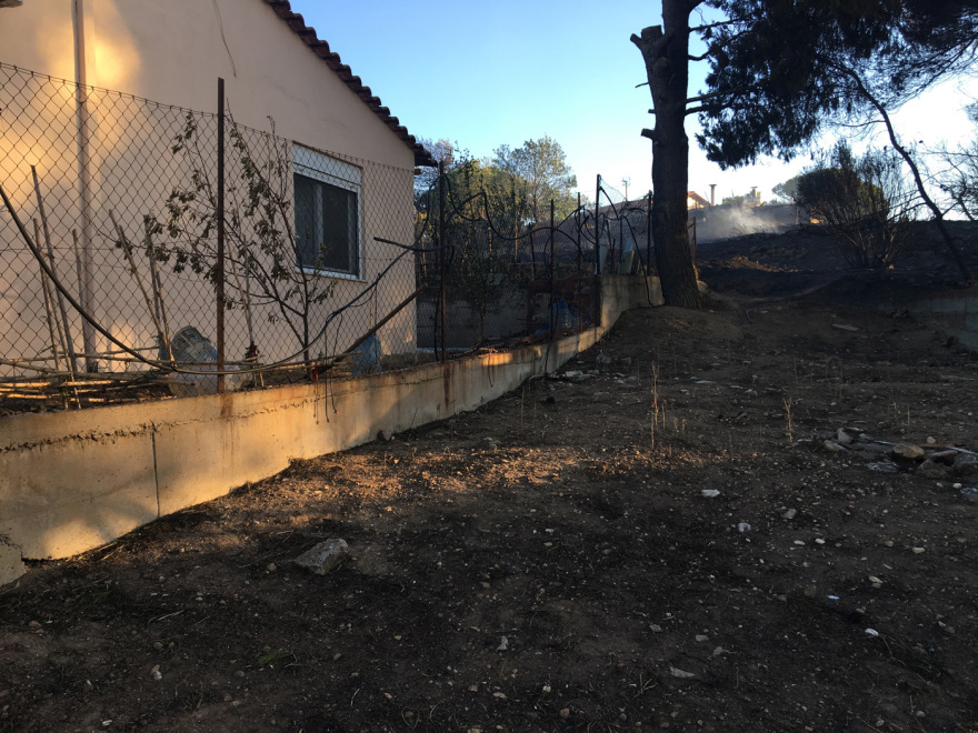 Φωτιά στην Πεντέλη: Μετρούν τις πληγές τους οι κάτοικοι Παλλήνης, Πεντέλης, Ανθούσας και Διώνης