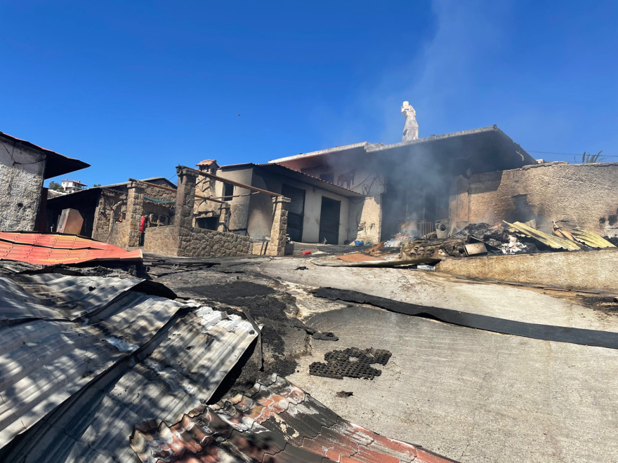 Φωτιά στην Πεντέλη: Καταστράφηκε για δεύτερη φορά ο ιππικός όμιλος Παλλήνης - Διασώθηκαν 30 άλογα 