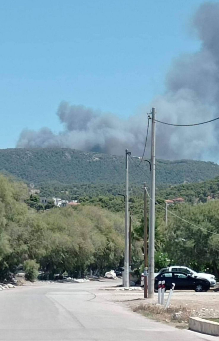 Μεγάλη πυρκαγιά στα Μέγαρα: Απειλείται και το Αλεποχώρι - Εκκενώθηκαν οικισμοί