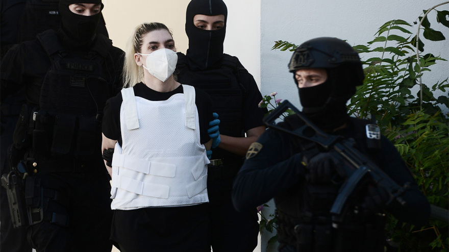 Ρούλα Πισπιρίγκου: Προθεσμία για Δευτέρα έλαβε η 33χρονη για την απόπειρα ανθρωποκτονίας της Τζωρτζίνας