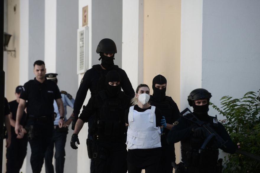 Ρούλα Πισπιρίγκου: Προθεσμία για Δευτέρα έλαβε η 33χρονη για την απόπειρα ανθρωποκτονίας της Τζωρτζίνας