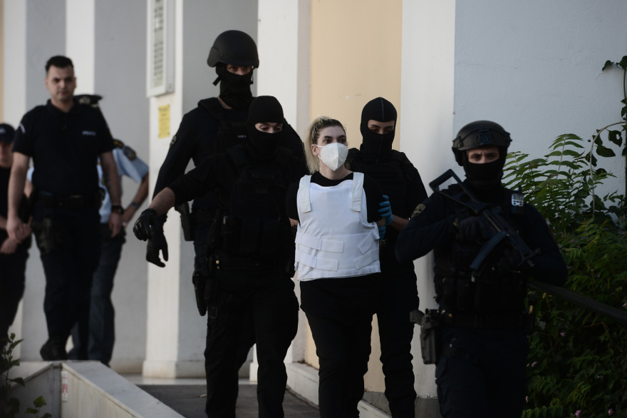 Ρούλα Πισπιρίγκου: Προθεσμία για Δευτέρα έλαβε η 33χρονη για την απόπειρα ανθρωποκτονίας της Τζωρτζίνας