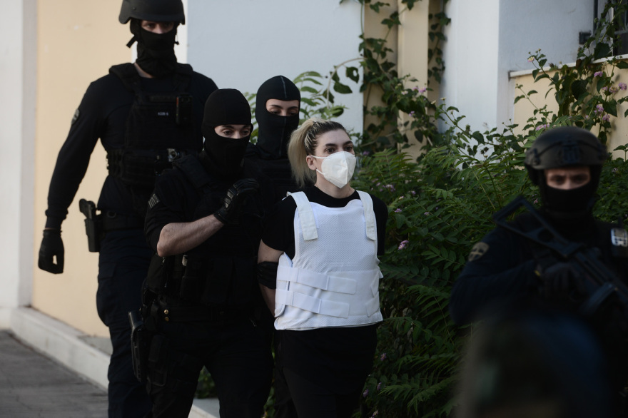 Ρούλα Πισπιρίγκου: Προθεσμία για Δευτέρα έλαβε η 33χρονη για την απόπειρα ανθρωποκτονίας της Τζωρτζίνας