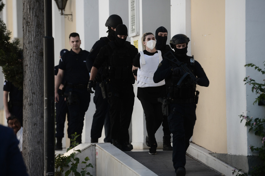 Ρούλα Πισπιρίγκου: Προθεσμία για Δευτέρα έλαβε η 33χρονη για την απόπειρα ανθρωποκτονίας της Τζωρτζίνας