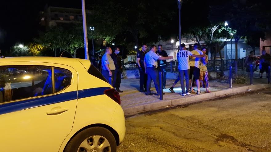 Άγρια συμπλοκή μεταξύ Ρομά και Αλβανών στη Θεσσαλονίκη - Δείτε βίντεο και φωτογραφίες