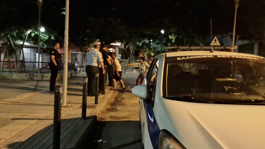 Άγρια συμπλοκή μεταξύ Ρομά και Αλβανών στη Θεσσαλονίκη - Δείτε βίντεο και φωτογραφίες