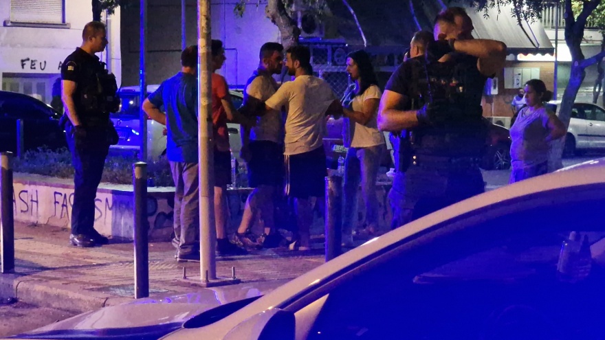 Άγρια συμπλοκή μεταξύ Ρομά και Αλβανών στη Θεσσαλονίκη - Δείτε βίντεο και φωτογραφίες