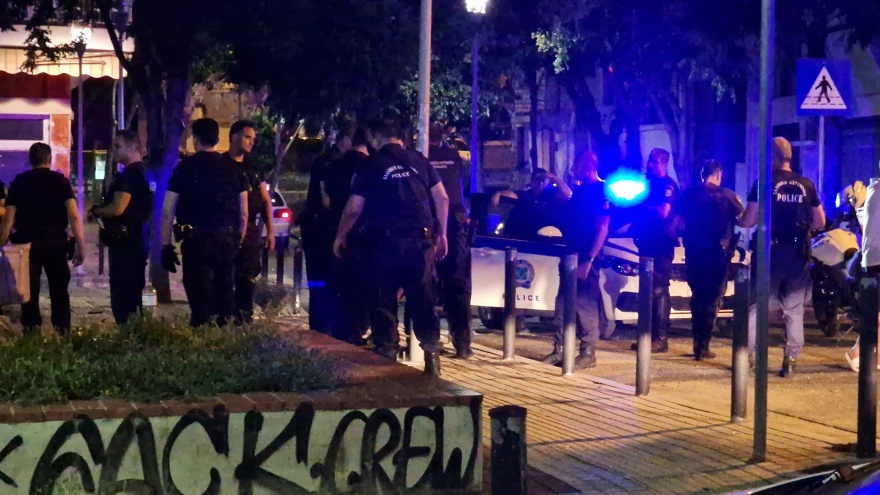 Άγρια συμπλοκή μεταξύ Ρομά και Αλβανών στη Θεσσαλονίκη - Δείτε βίντεο και φωτογραφίες