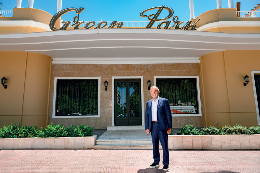 Βλάσης Σταθοκωστόπουλος: O Mr Green  Park και η τέχνη της αστικής ζωής