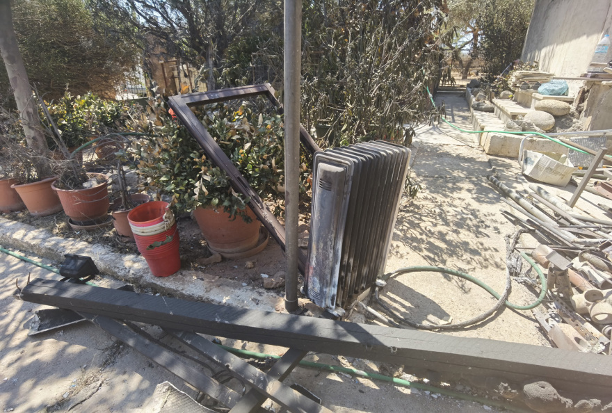 Φωτιά στην Πεντέλη: «Μας έσωσε την τελευταία στιγμή μια υδροφόρα»