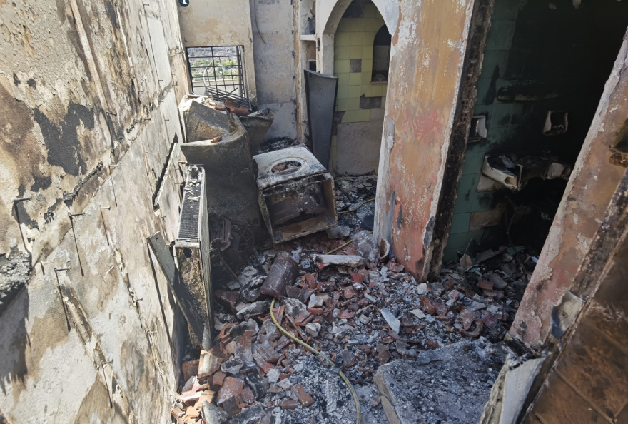 Φωτιά στην Πεντέλη: «Μας έσωσε την τελευταία στιγμή μια υδροφόρα»