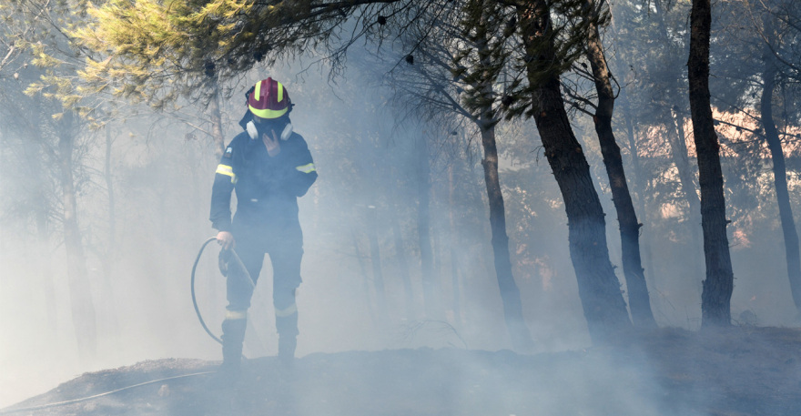 Λεπτό προς λεπτό η αντίδραση του κρατικού μηχανισμού για τη φωτιά στην Πεντέλη