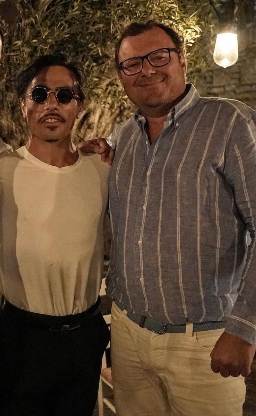 Μύκονος: Η Ευγενία Νιάρχου, οι ουρές στη Φτελιά, το «Billionaire» και ο κύριος... Patek Philippe