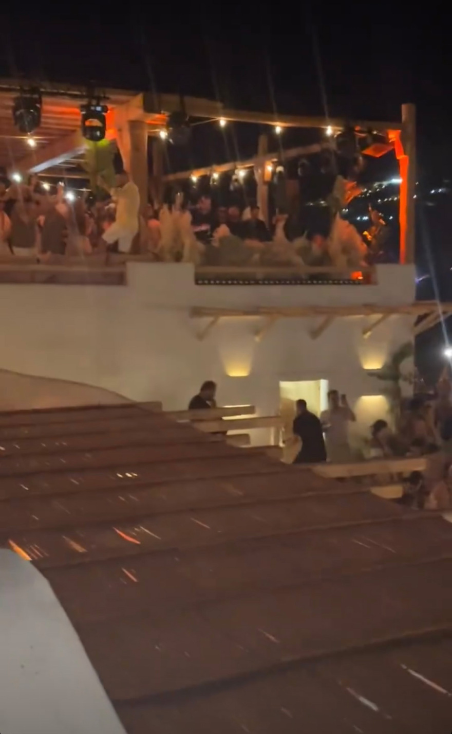 Μύκονος: Η Ευγενία Νιάρχου, οι ουρές στη Φτελιά, το «Billionaire» και ο κύριος... Patek Philippe