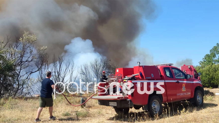Φωτιά στην περιοχή Άγναντα Ηλείας, κοντά στον οικισμό οι φλόγες - Τραυματίστηκε πυροσβέστης