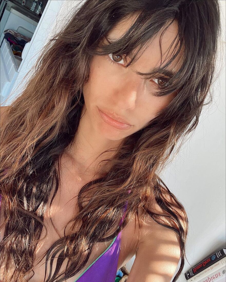 Ηλιάνα Παπαγεωργίου: Ποζάρει με το μωβ μπικίνι της