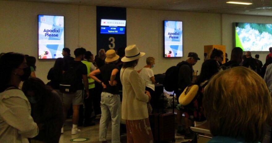 «Apodixi Please!»: Για τρίτη χρονιά στον αέρα η διεθνής καμπάνια της ΑΑΔΕ προς τους τουρίστες