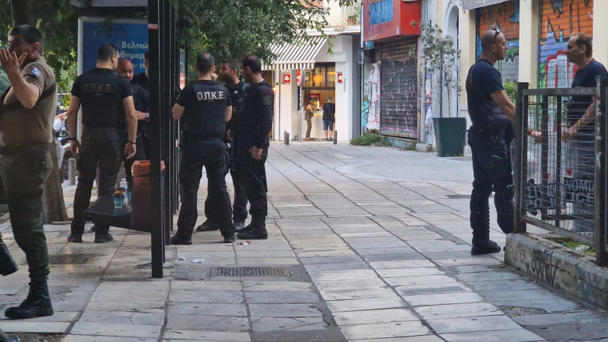 Θεσσαλονίκη: Αστυνομική επιχείρηση για την εκκένωση κατάληψης στην Εγνατία