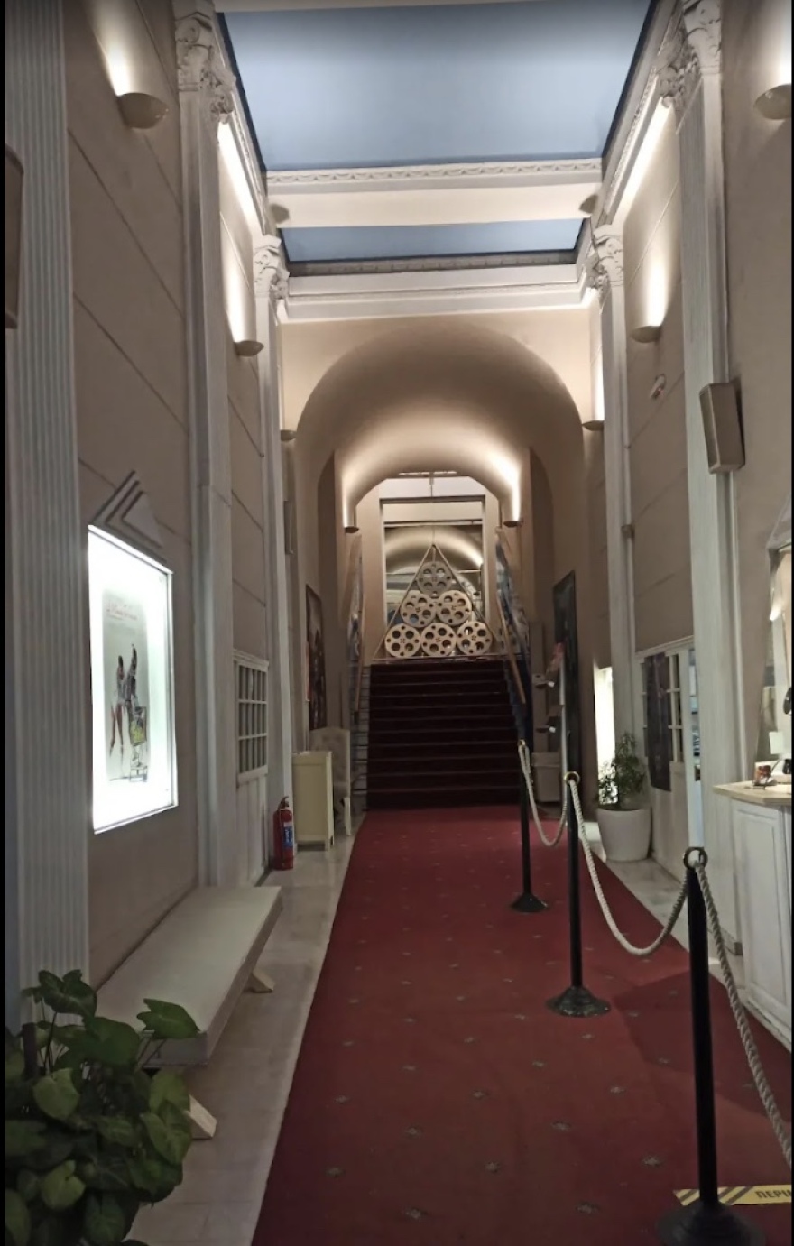 Ιντεάλ: Οι χρυσές εποχές και τα μεγάλα πλήγματα του ιστορικού κινηματογράφου της Αθήνας