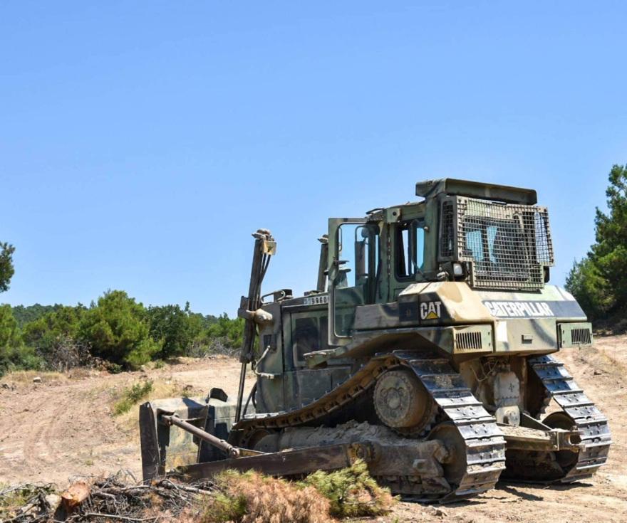 Τρίτη ημέρα ανεξέλεγκτη η μεγάλη φωτιά στο δάσος της Δαδιάς - Οι πυκνοί καπνοί δυσκολεύουν τις ρίψεις